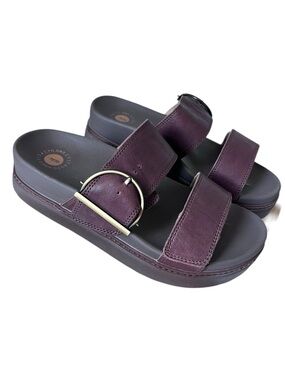 Waco Shoe Company Platform Nova Brownstone Size 8 Wide Large Gold Buckle Sandals